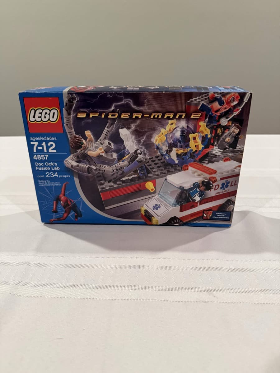 LEGO set 4857 Doc Ock's Fusion Lab, box front